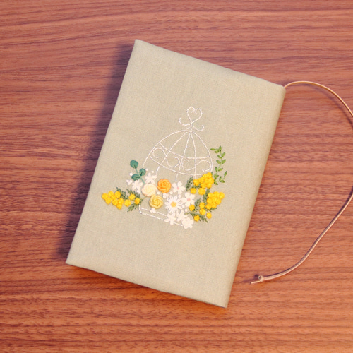 刺繍 ブックカバー 鳥かご ミモザと幸せの青い鳥 ブックカバー