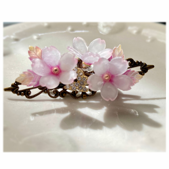 ヘアクリップ: 桜（さくら）ープラバン花ヘアアクセサリー 髪飾り/花間の蝶/春 1枚目の画像