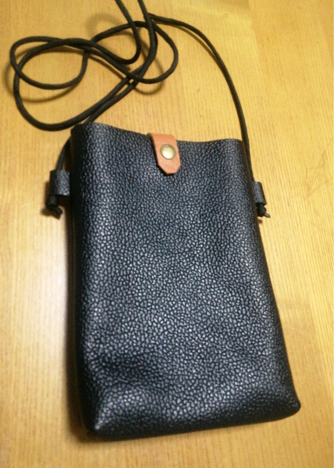 本革サコッシュ ブラック サコッシュ ゆうyou 通販 17313117｜Creema