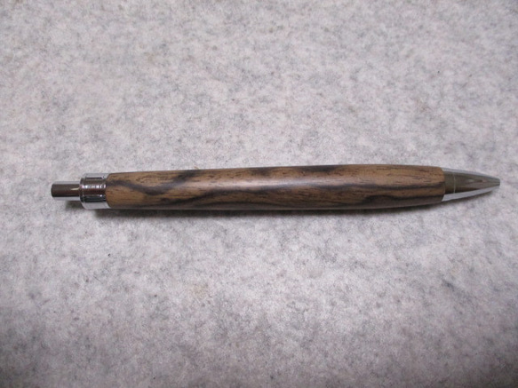 黒柿　網目杢　木地仕上げ　木軸ボールペン(シャープペンシル)　希少材 3枚目の画像