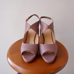 ★最受歡迎的跑步涼鞋！紫粉色光滑 21.5cm-25.5cm 日系合身綁帶涼鞋 第2張的照片