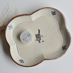 【猫の日限定】ニャン四ツ葉絵皿(キジトラ)＆マスキングテープセット　 1枚目の画像