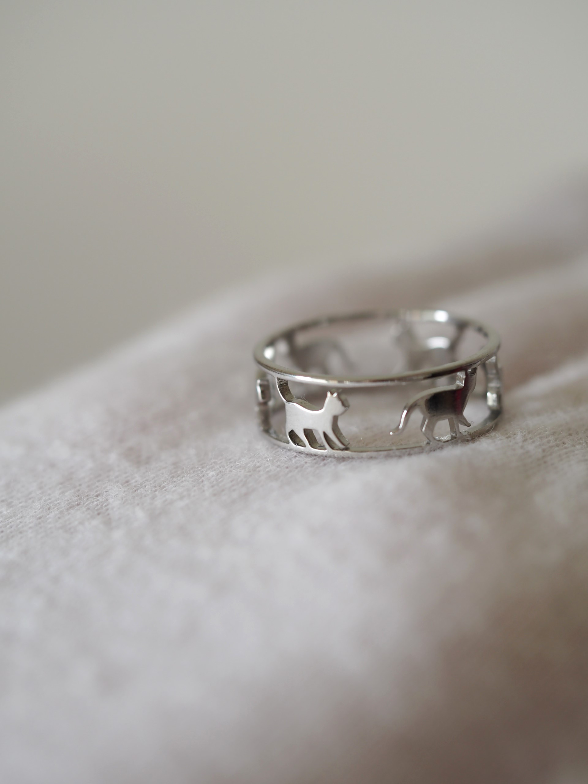 S925wg ネコちゃんリング(幅広）