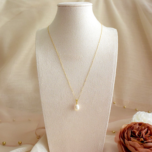 Silver925 天然パールのティアドロップ型ネックレス ゴールド