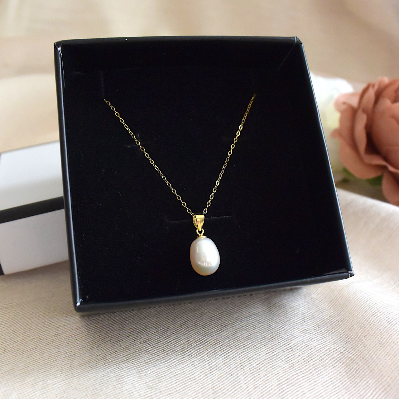 Silver925 天然パールのティアドロップ型ネックレス ゴールド