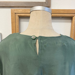 大人可愛いセットアップ❤️サテン素材の前タック入りワイド袖ブラウス＆ロングスカート（モスグリーン）L〜LL 12枚目の画像