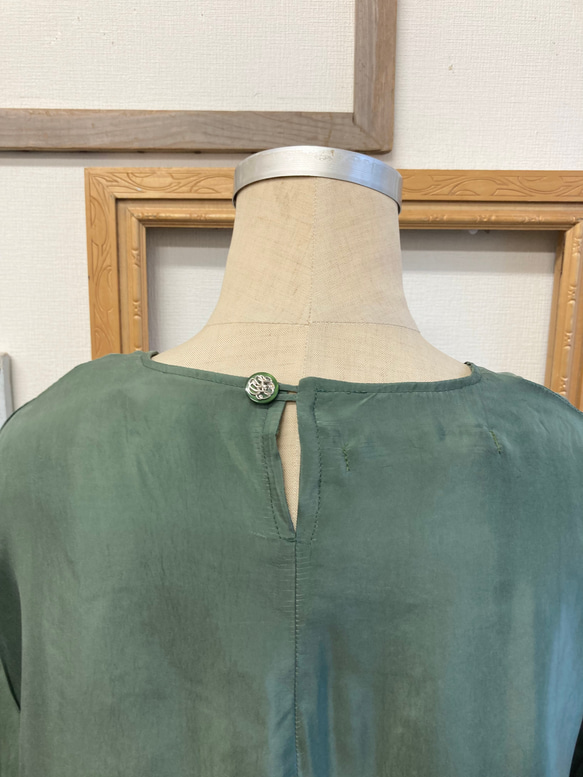 大人可愛いセットアップ❤️サテン素材の前タック入りワイド袖ブラウス＆ロングスカート（モスグリーン）L〜LL 12枚目の画像