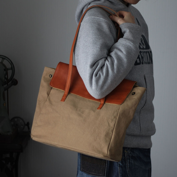 本革×帆布 本革フラップのトートバッグ A4が入る 通勤 参観日 PTA フラップバッグ 男女兼用 肩掛け B-195 6枚目の画像