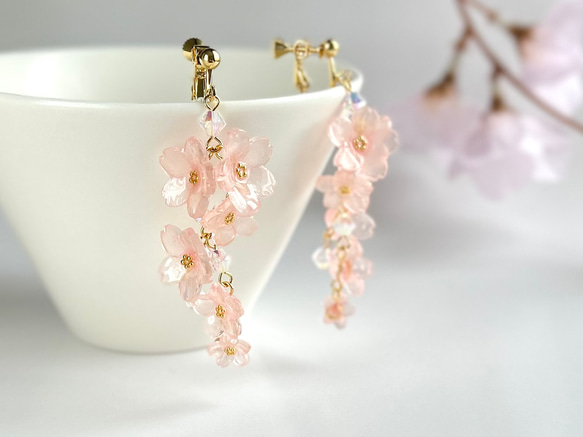 満開さくらの揺れるイヤリング(ピアス) イヤリング 満開さくらの揺れるイヤリング(ピアス) イヤリング