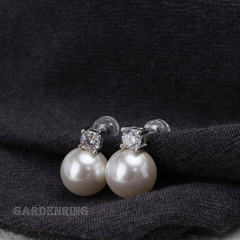 050Pb【ねじ式】ダイヤピアス　一粒石　5mm　S925　シルバー