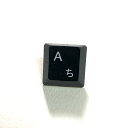 キーボードバッジ「A、ち」黒/タイタック版 1枚目の画像