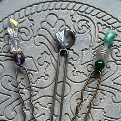 ビンテージ素材のドリーミィなオーロラ色の玉簪「魔法の鏡」 7枚目の画像