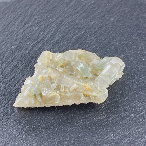 【美品】ヒマラヤ産 虹あり 水晶クラスター 1504g e9ed1468e299e6097b86a856944d60