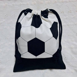 ハンドメイド、サッカーボール柄の給食袋、巾着袋、コップ入れ、白、黒 1枚目の画像