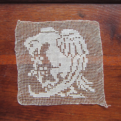 カーゴイル鳥 リネン製 フィレレースモチーフ フランスアンティーク