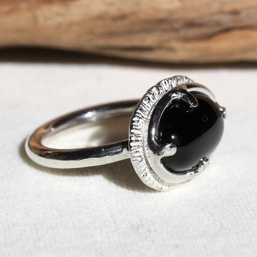オリジナルデザインの黒い結晶リング オリジナルデザインの黒い結晶リング