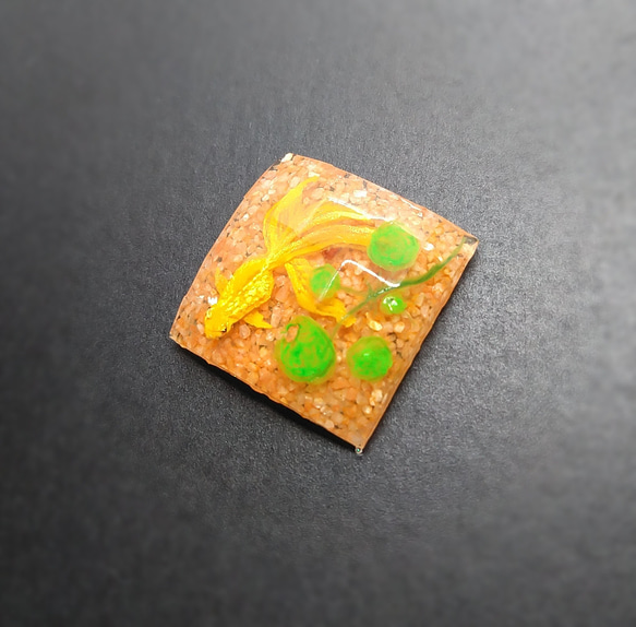 “金”魚　ミニカボション　もしくは無料でヘアピン☆ 6枚目の画像