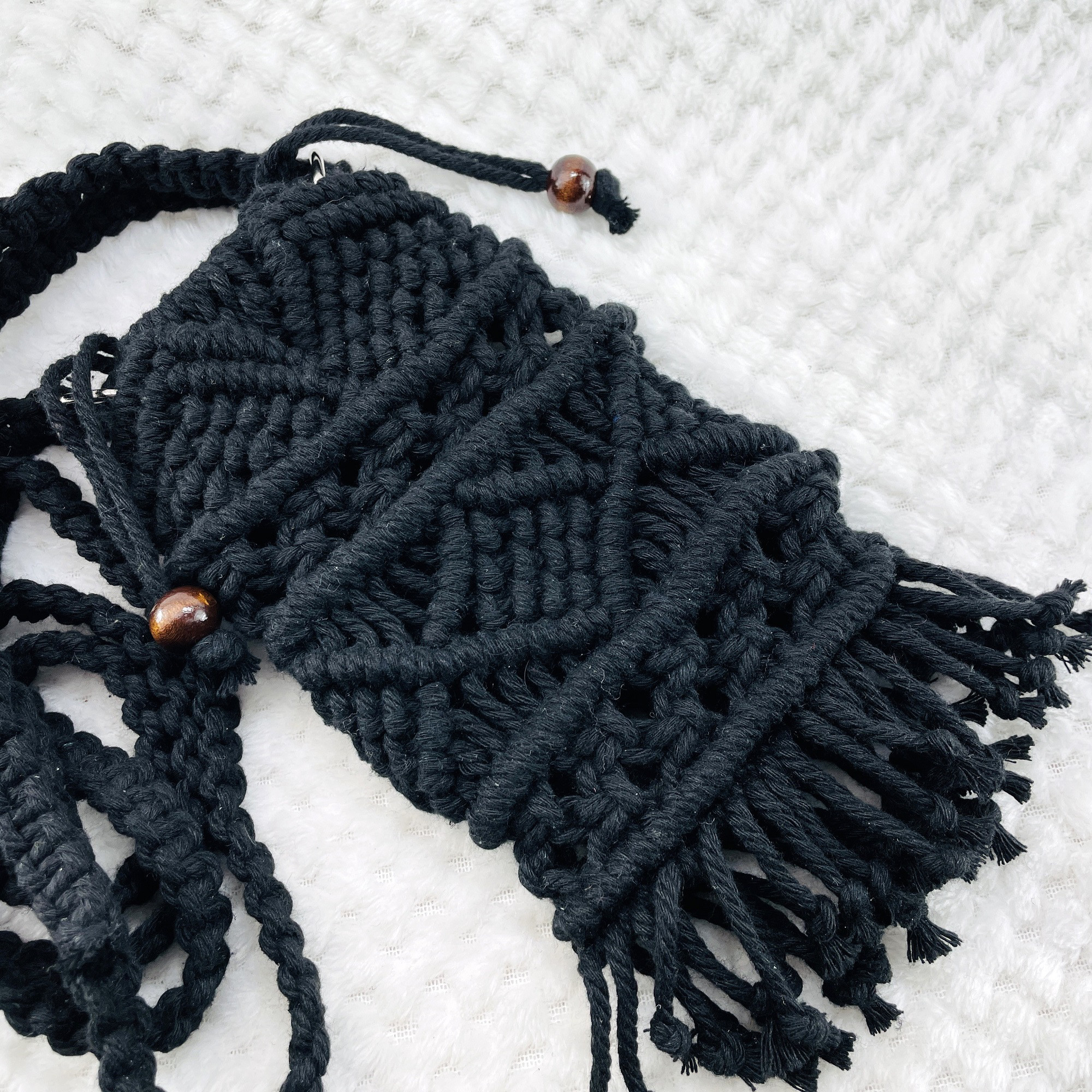 マクラメ編みの携帯ショルダーポシェット黒
