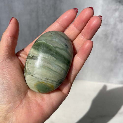 hhkk様　高品質　グリーンサンドストーン　パーム　握り石　キラキラ　人工石 hhkk様 高品質 グリーンサンドストーン パーム 握り石 キラキラ 人工石