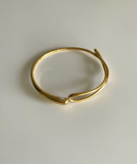 branch bangle _ 316L ゴールド バングル サージカルステンレス 金属アレルギー対応 淡色アクセサリー 2枚目の画像