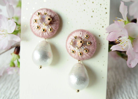 &lt;titi~Nandemoni Hino 耳環~&gt; 刺繡耳環「SAKURA drop」可更換以適應過敏 第2張的照片