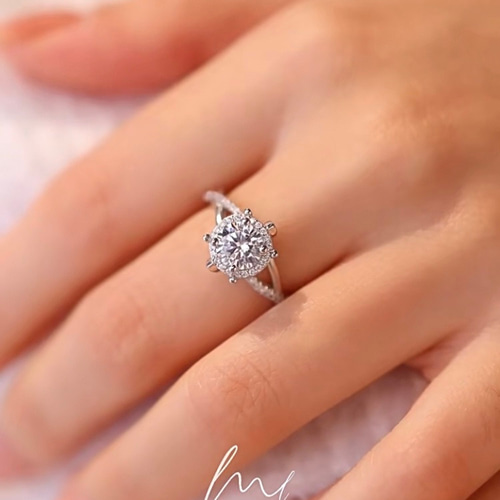 モアッサナイト 側面まで美しい フラワー キラキラ ゴージャス