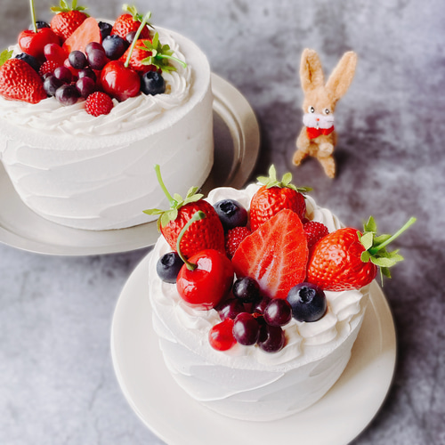 実物大 リアルサイズの真っ赤な苺デコレーションケーキ食品サンプル