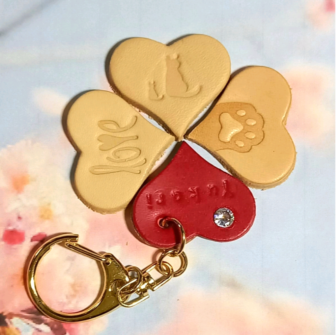 AJ059　K18刻印　猫　チャーム 猫 選べる♡名入刻印無料☆キラリ輝くA5czダイヤ♡ハートの形