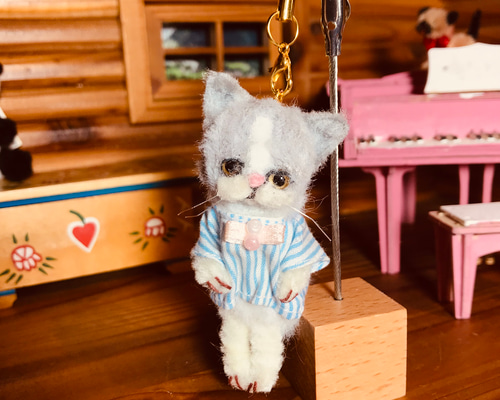 子猫ちゃんのバッグチャーム♡アートドール♡ぬいぐるみ♡ストラップ♡お花 子猫ちゃんのバッグチャーム♡アートドール♡ぬいぐるみ