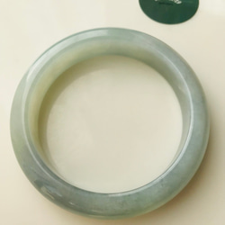 【B3010-013】ジェイド　翡翠　ヒスイ　バングル　一点もの　ミャンマー産　アイスライトグリーンシンプル　58mm 13枚目の画像