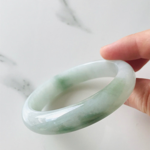 B2010-017】ジェイド 翡翠 ヒスイ バングル 一点もの 希少 ミャンマー