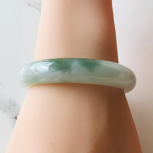 B2010-017】ジェイド 翡翠 ヒスイ バングル 一点もの 希少 ミャンマー