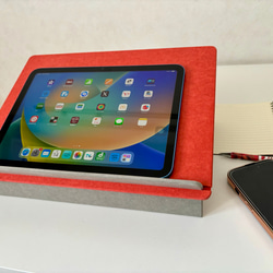 タブレットスタンド パソコンスタンド 　小物入れ 木製 カラーMDF ipad 傾斜スタンド ノートパソコン　 3枚目の画像