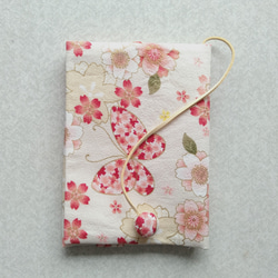 布のブックカバー(桜と蝶） 1枚目の画像