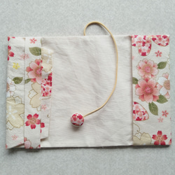 布のブックカバー(桜と蝶） 4枚目の画像