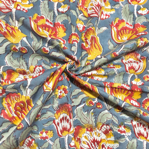 【50cm單位】暗藏青紅黃花印度手工塊印花布料棉質 第1張的照片