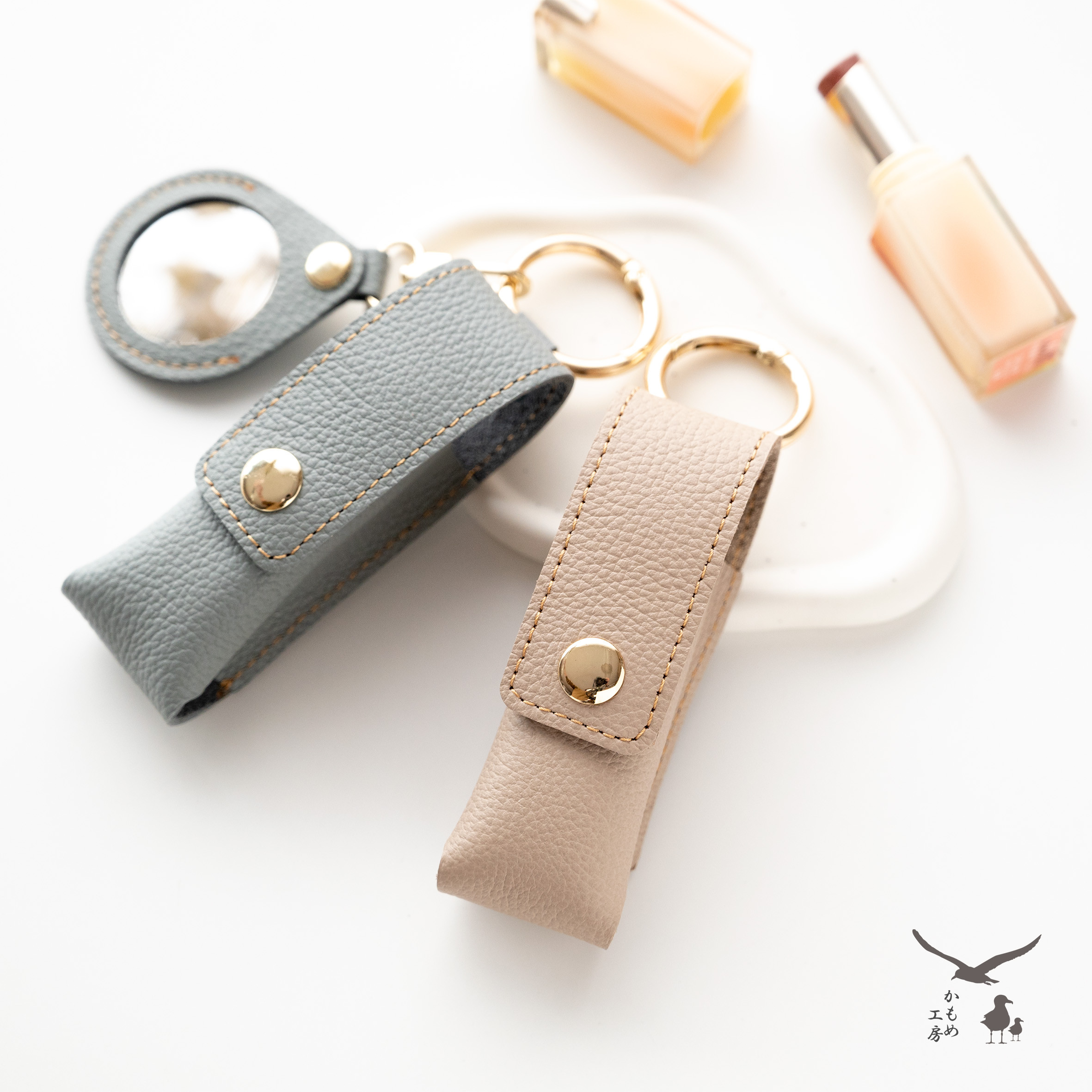 激レア　希少　美品　貴重　HERMES コーム レザーケース付き　プレゼントに HERMES✨エルメス コーム くし レザーケース レッド ホワイト 箱