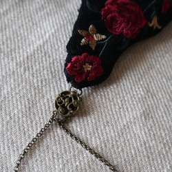 Creema30%OFFセール『花刺繍のデザインネックレス（アンティークパーツ（イタリア製））』 3枚目の画像