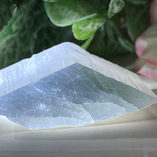 聖母マリアの石】セレナイト ホワイト 透石膏 ラフストーン 原石