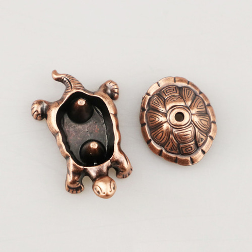 亀の装飾品 中型 黒と茶色の模様 亀の装飾品 中型 黒