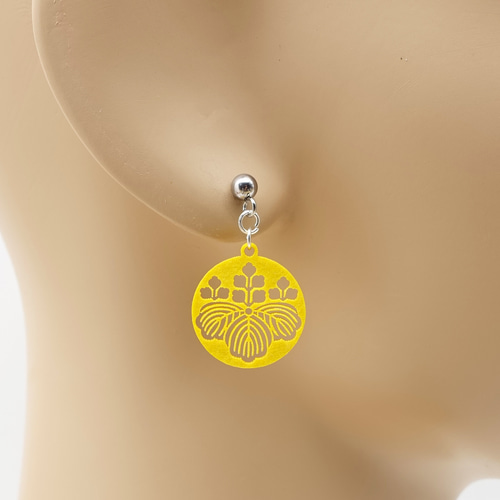 家紋 Ω 五三の桐 Ω イヤリング Ω ピアス イヤリング・ノンホールピアス