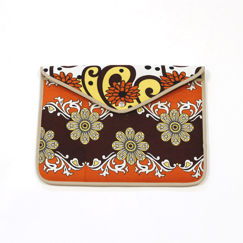 フラップ付き♪ 鮮やかなカンガのPCケース 13〜14inc　Laptop タブレットケース