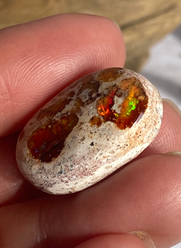 大きめファイヤー♢カンテラオパール 母岩付きオパール ルース 34 天然石 天然色 9枚目の画像