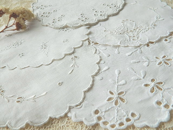 ✿ 白糸刺繍とカットワークのドイリー5枚纏めてセット その他