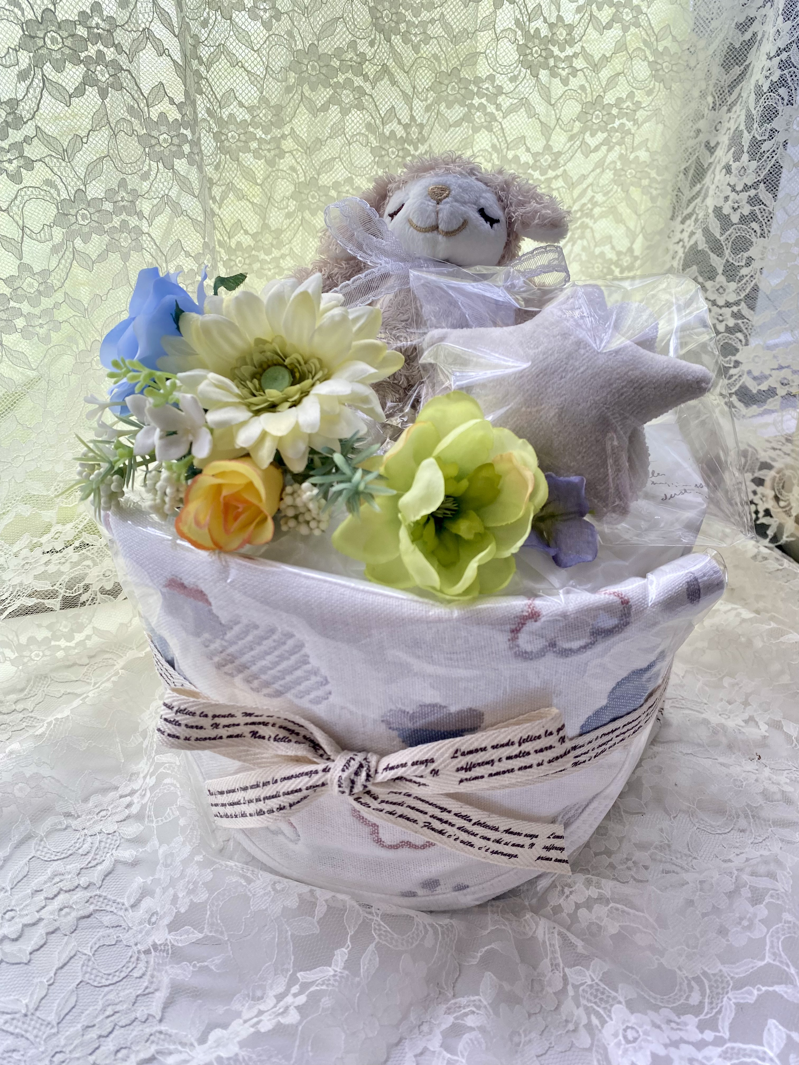 オムツケーキ 1段 　出産祝いに 羊のメイプル　ラトル、スタイ付 男女兼用 4,771円