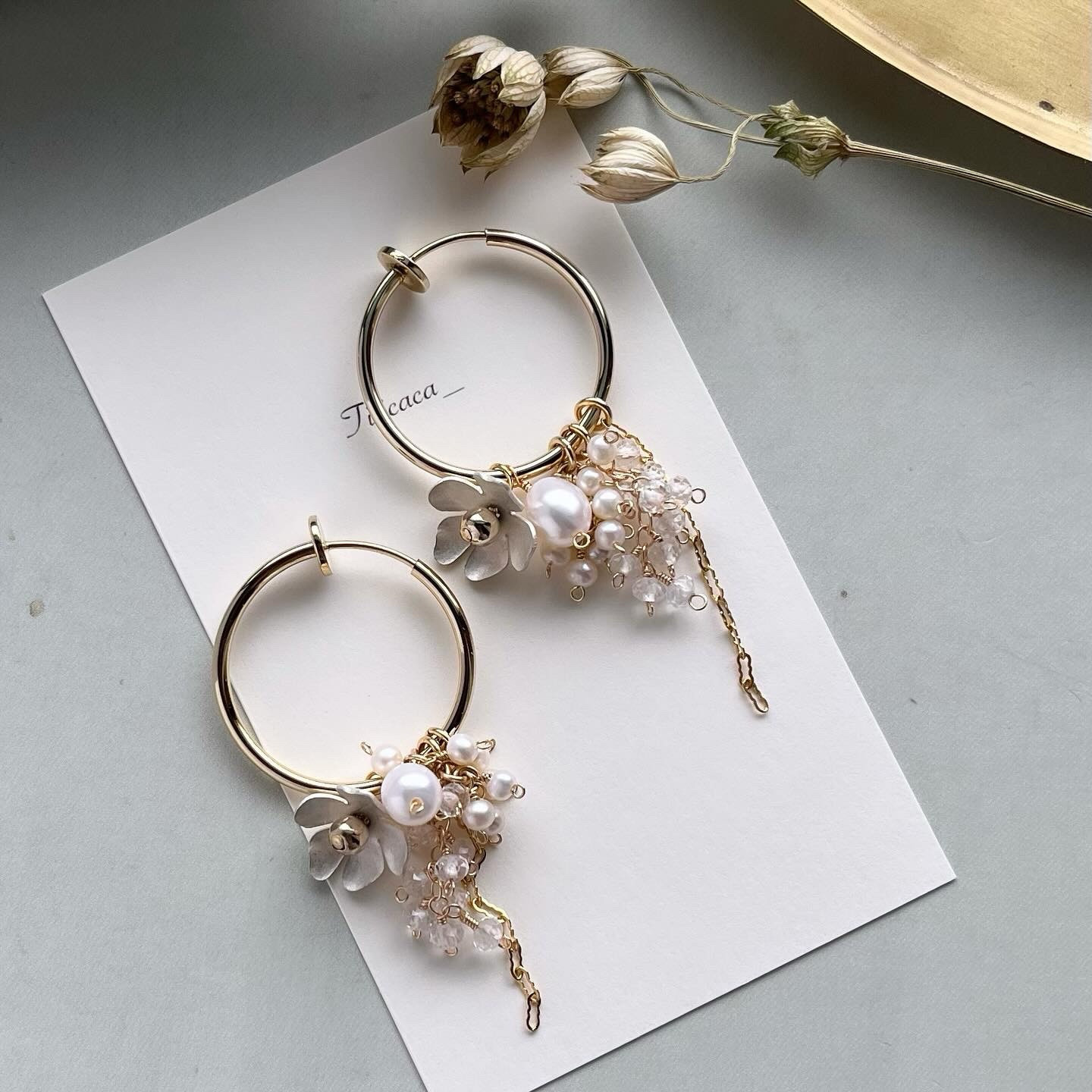 厚銀フラワーとホワイトトパーズの【フープピアス】【フープ