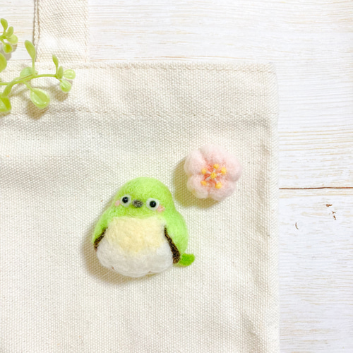 羊毛フェルト。猫。メジロ。お花見。桜 いぶし