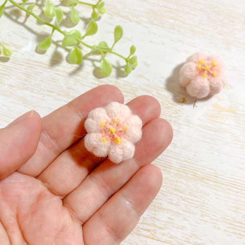 ♡春のシマエナガ 羊毛フェルトブローチ♡小鳥 ことり しまえなが