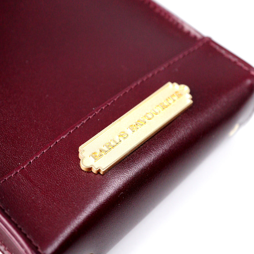 いちごチャーム付きレトロなスマホポシェット（本革製