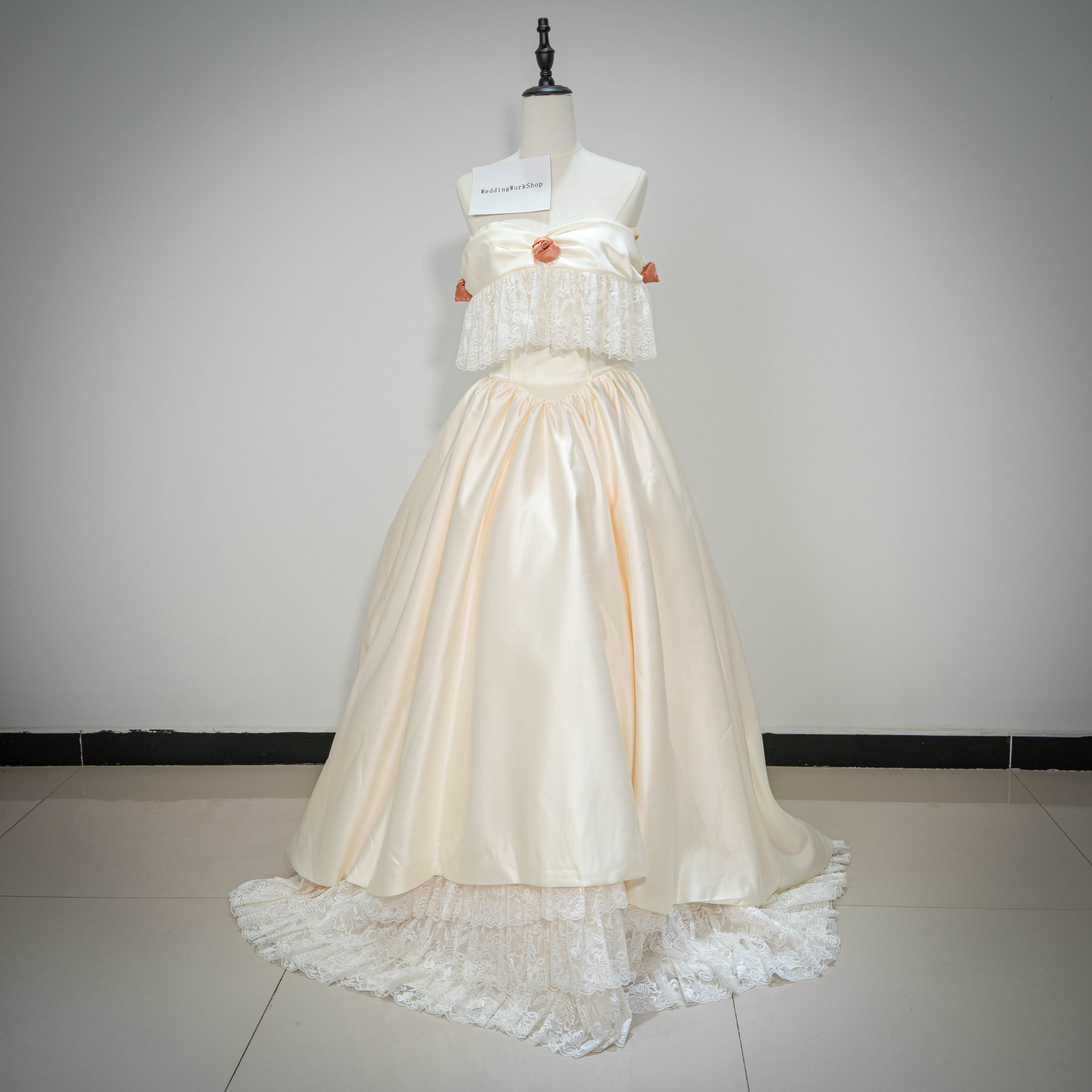 結婚式/美しい花レース カラードレス ラッフルフリル 華やかなトレーン  /披露宴/G100